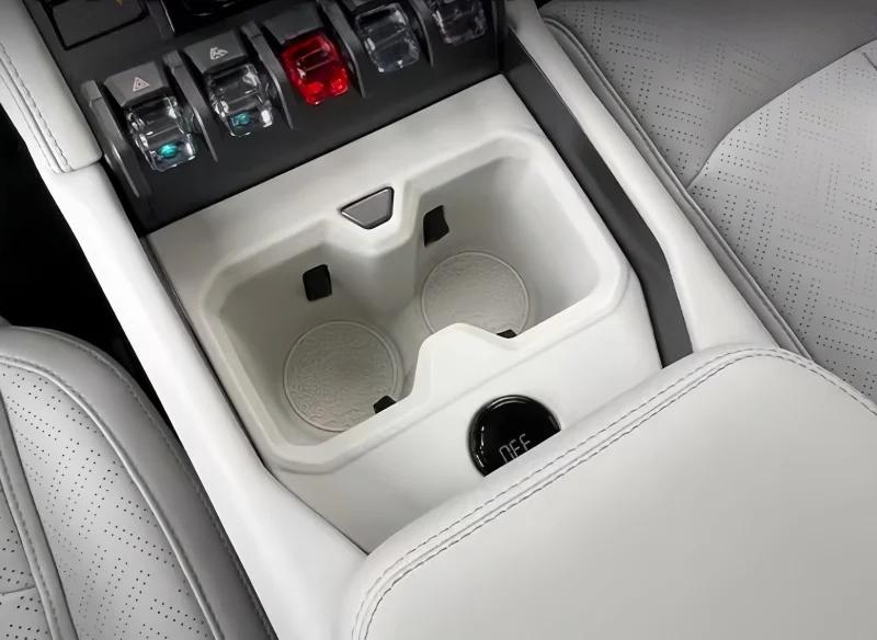 Passer til BYD Leopard 3 Titanium 3 Modifisert Bil Armleneboks med Kjøleboks Front Dreneringskopp Silikon Beskyttelsesmatte