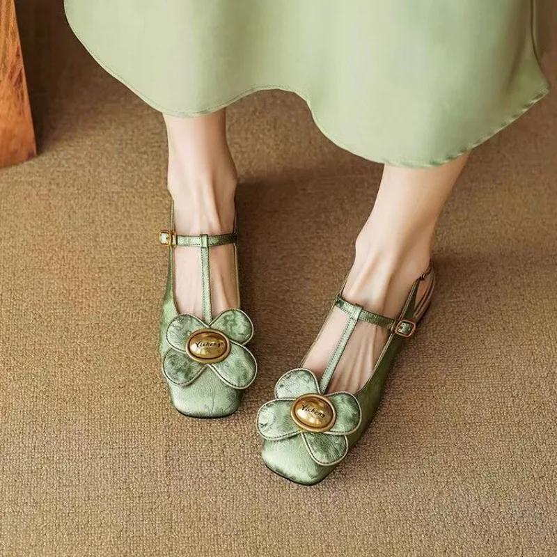 Fashion 2024 Hot Selling New Spring and Autumn Women's High Heels Women's Round Toe Low Heels Flower Mary Jane Shoes Sweet Women's Shoes
