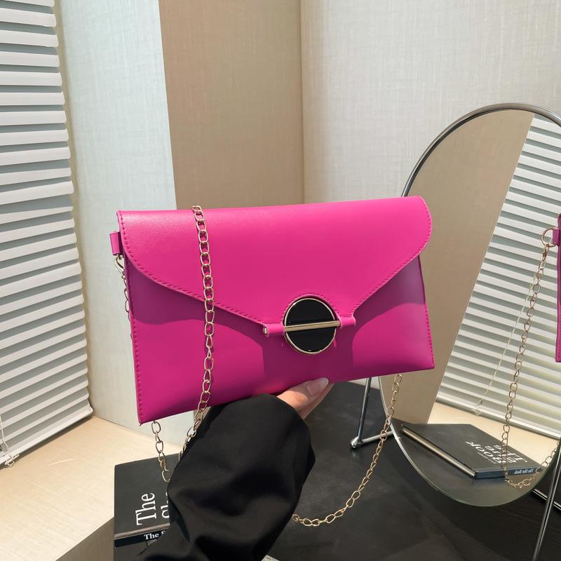 

Женская сумочка 2025 Новая трендовая корейская версия Сумка кроссбоди На плечо Цепочка Маленькая сумка Универсальная Персонализированная Модная сумка-конверт розы красного