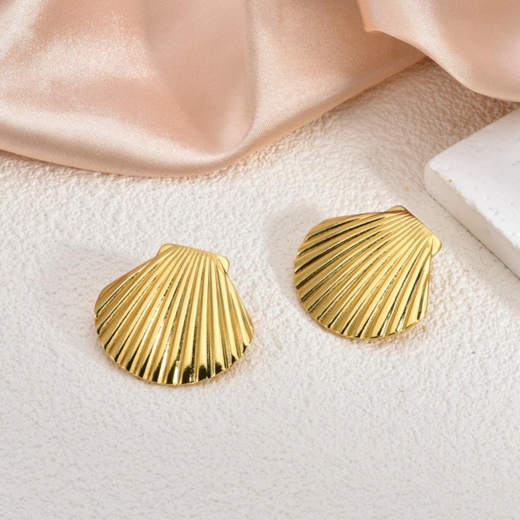1 Pair Stylish 18K Gold Plated 304 Stainless Steel Ear Post Stud Earrings Heart Flower Butterfly Starfish For Women Gift