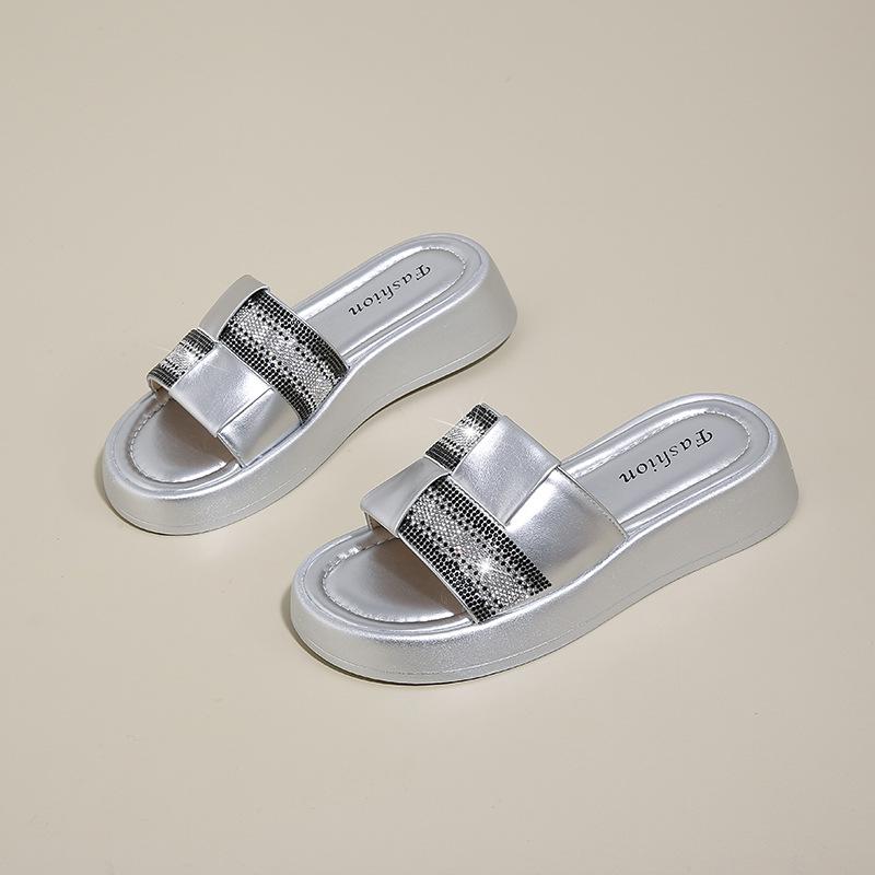 Thick-bottomed outer wear color matching one-word slippers women's spring and summer 2025 new super fire fashion rhinestone seaside beach mop