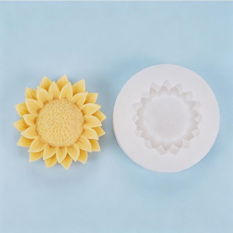 Silicone Mold for DIY Sunflower-Shaped Candles, Plaster, or Car Decoration Flowers