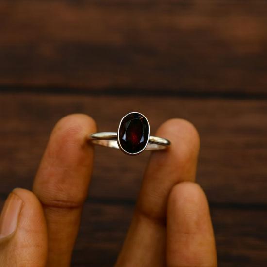 

Кольцо с натуральным красным гранатом, серебро 925 пробы, украшение с овальным драгоценным камнем глубокого красного цвета 4 серебряный