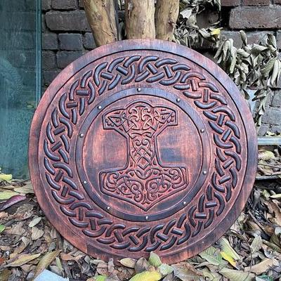 Viking Round Carving Shield, 60,96 cm Knight Battle Középkori Harcos Hajó Páncél Fapajzs Legjobb fali dekorációs ajándékok