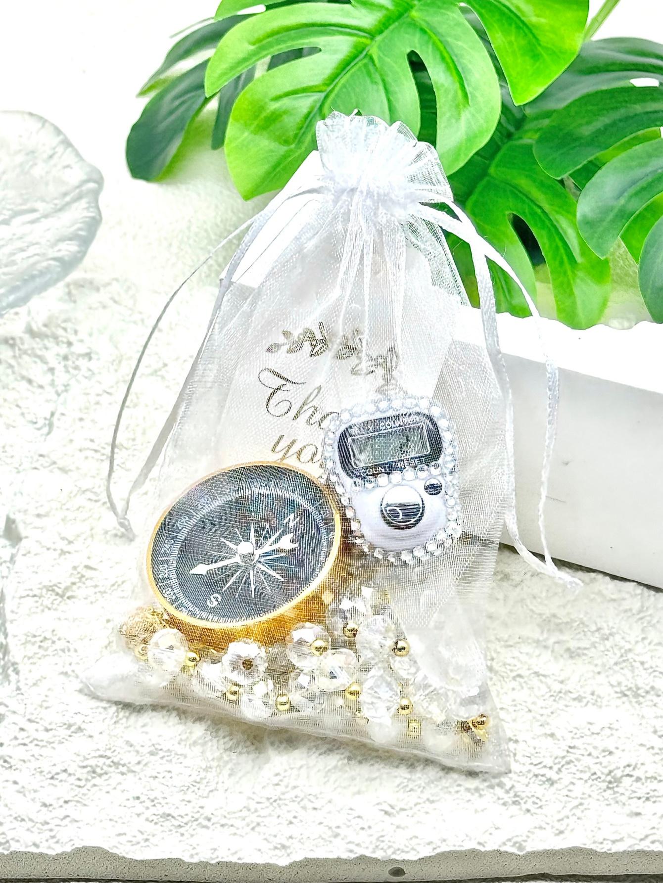 

Muslim Mini Rhinestone Finger Counter 10×33 Handmade Glass Bracelet Gift Bag Set белый