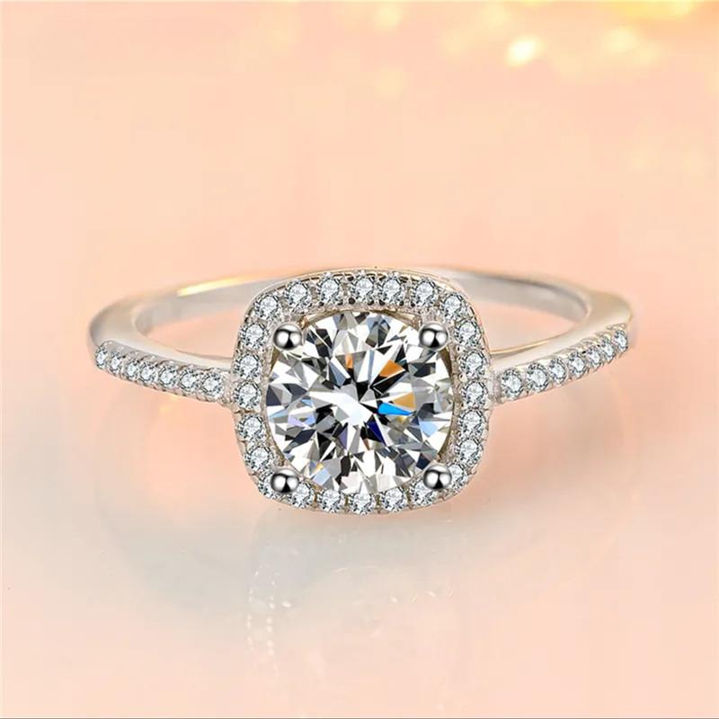 Silver 925 Platinum Plated 1-3 Carat Mozanstone 4 Claw Square Bag Birthday Ring Classic High Wedding Party Jewelry Woman Gift