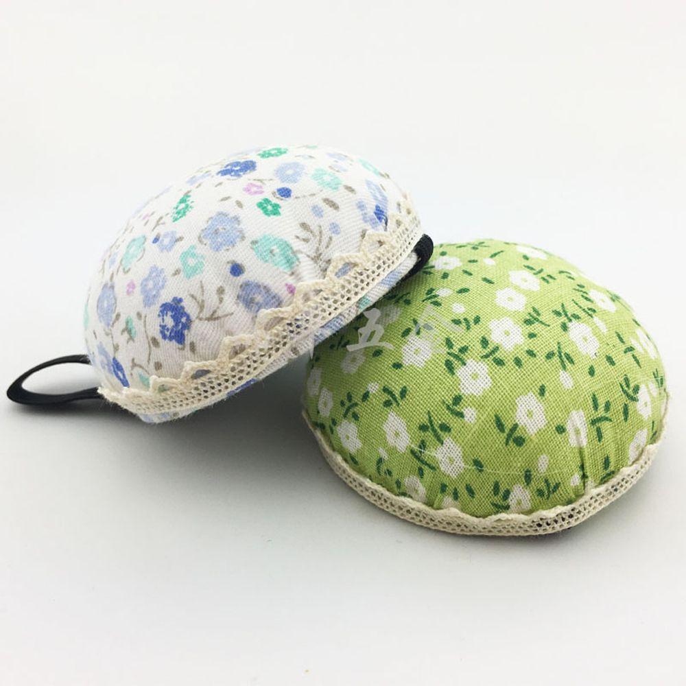 1Pc Nette Ball-Geformt Taste Lagerung Werkzeug Floral Nähen Pin Kissen Nadel Halter Handgelenk Gurt