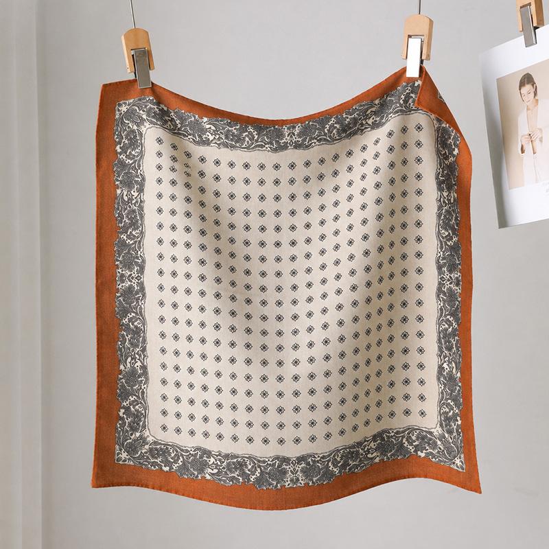 Light Luxury Square Scarf Geometric Silk Scarf Women's Autumn and Winter Atmosphere Warm Shawl Commuting Daily Multi-purpose Accessories