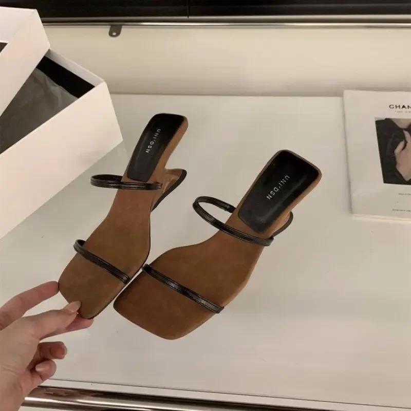 

Летняя новая женская обувь на каблуках для отдыха на открытом воздухе удобные пляжные модные дизайнерские прозрачные сандалии 39