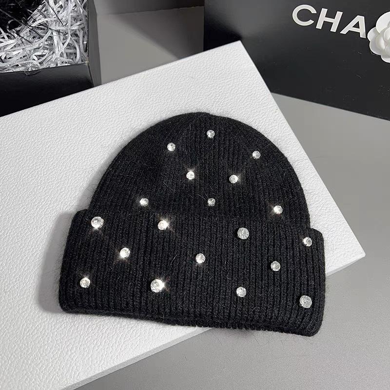French Light Luxury Rhinestone Heavy Industry Rabbit Hair Knitted Hat Women'S Sweet Versatile Headgear Outdoor Thermal Hat