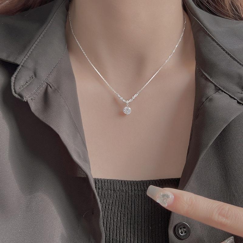 Elegant Zircon Necklace For Women Single Diamond Pendant Choker Minimalist Luxury Fashion Necklace