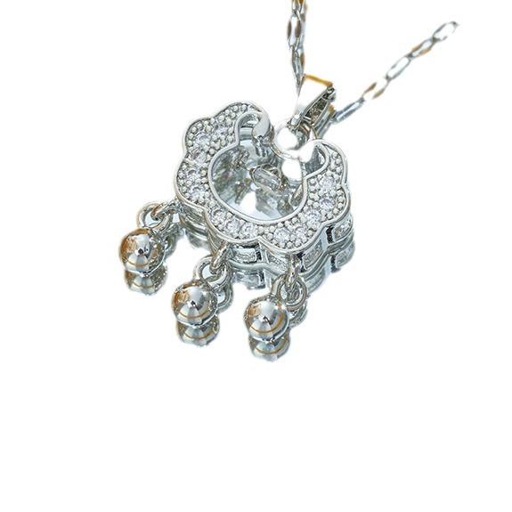 Agile Lock Pendant Necklace for Women Versatile Collarbone Chain