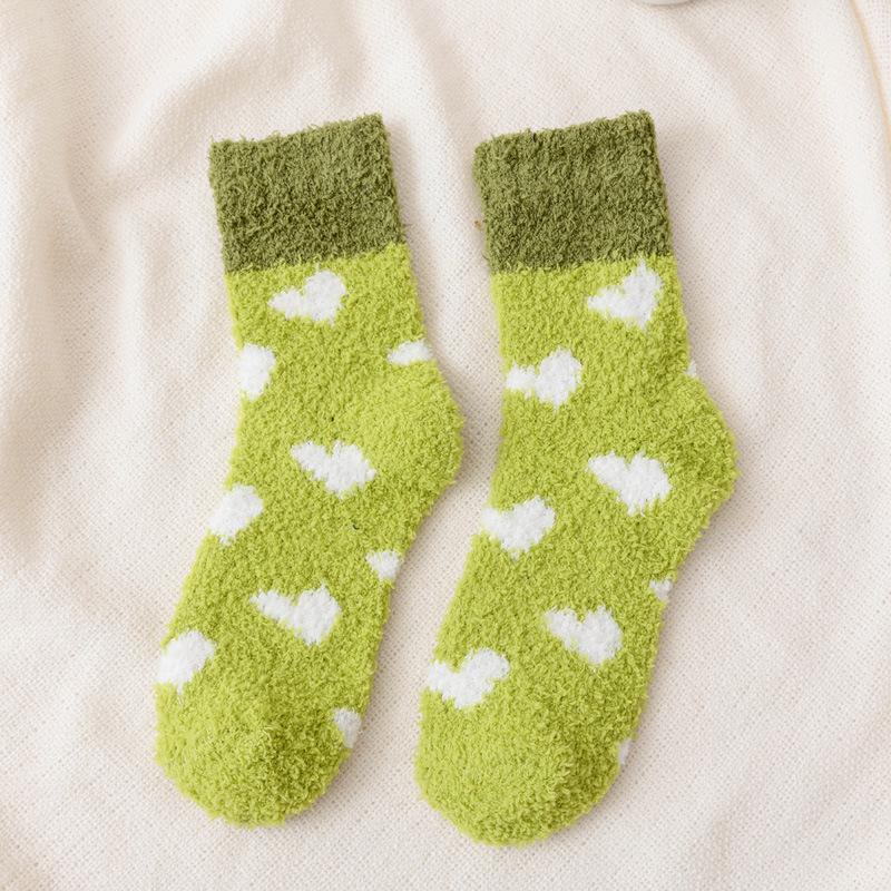5/10 Pairs Comfortable Casual Autumn Winter Coral Fleece Socks for Women Warm Heart Shaped Floor Socks Cute Thickened Mid Calf Socks for Girls