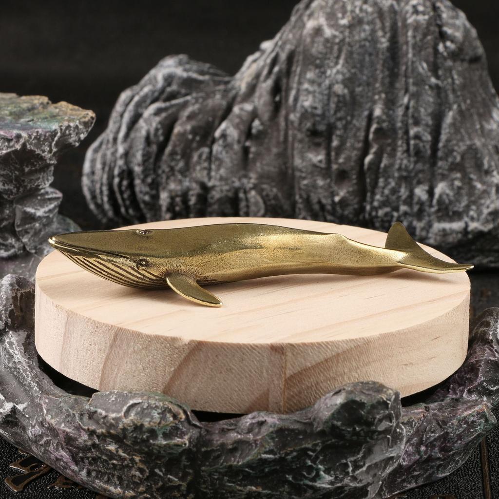 Marine Life Blue Whale Brass Ornament Creative Hand Handle Piece Whale Tea Pet Antique Antique Ornament