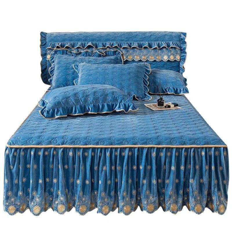 Colcha de veludo bordado Queen Size Capa de cama macia Inverno Grosso King Bed Skirt com 2 fronhas Roupa de cama para casa