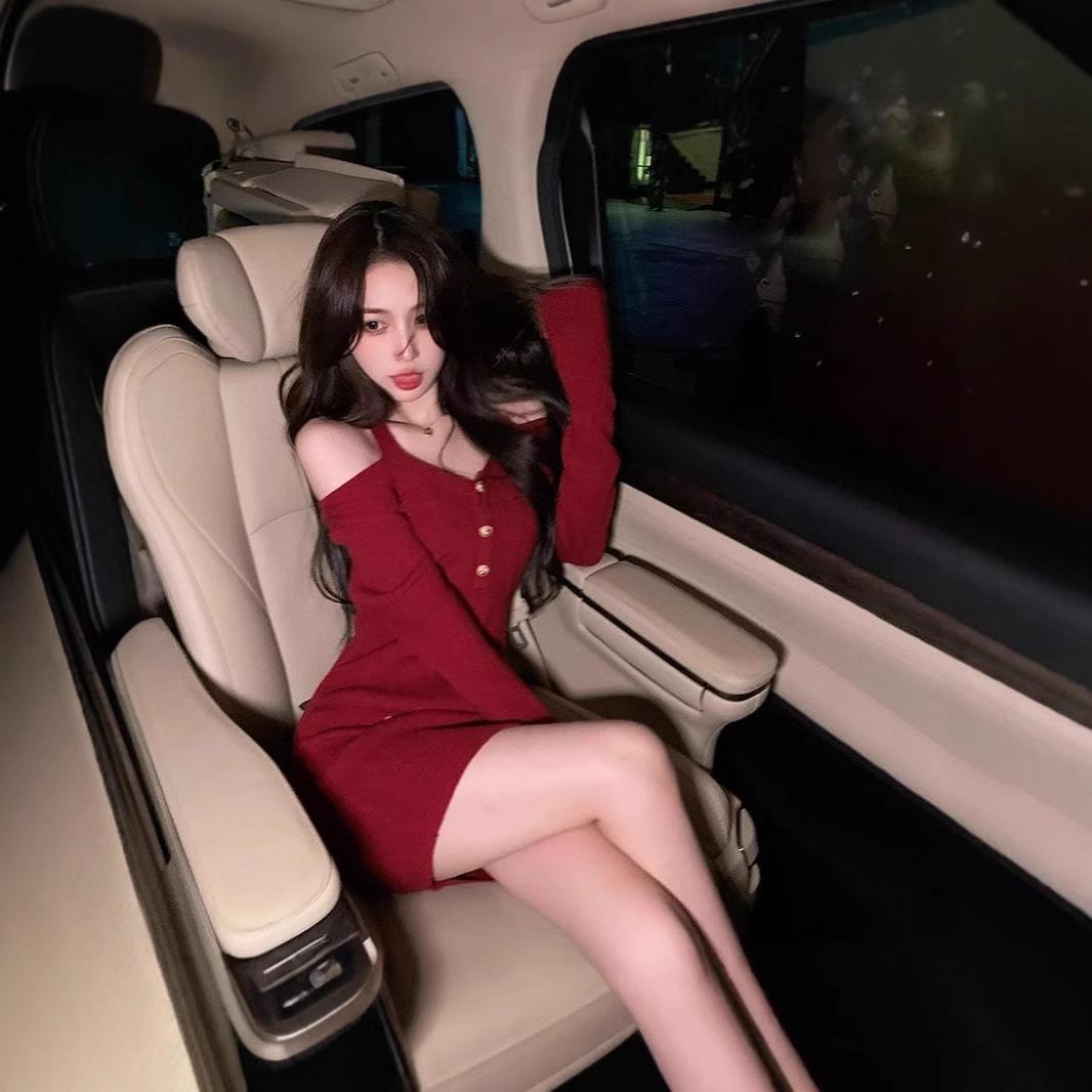 

Women s Red Knit Halter Bodycon Dress - 2024 Autumn Slimming & Figure-Flattering Style One Size вина червоного кольору