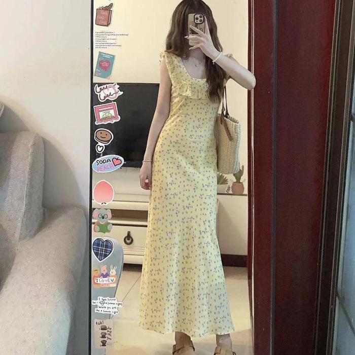 French retro floral medium and long dress women's clothing autumn new temperament holiday square collar ruffle A-shaped skirt