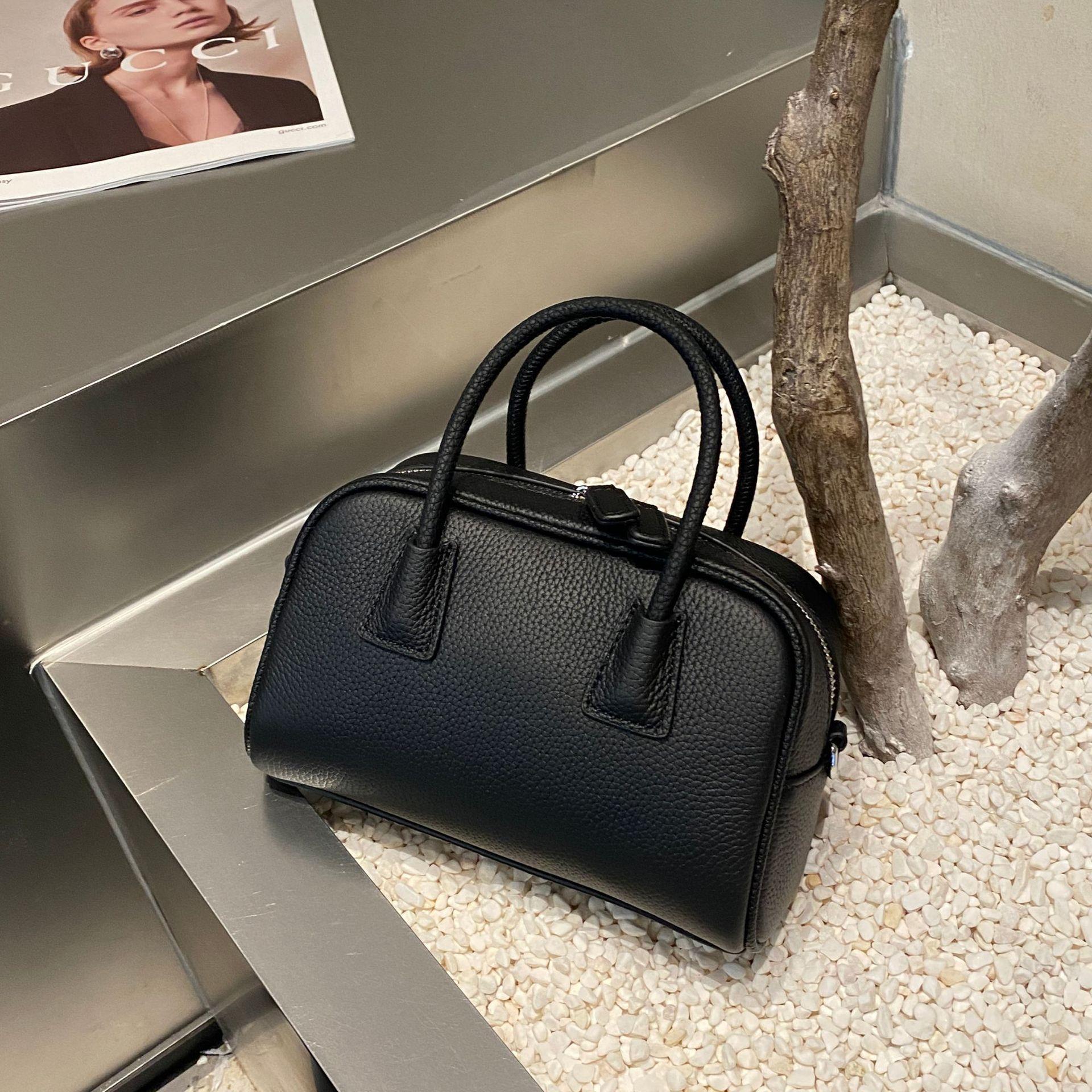 

One Shoulder Crossbody Women s Bag Large Capacity Fashion Bag чорний
