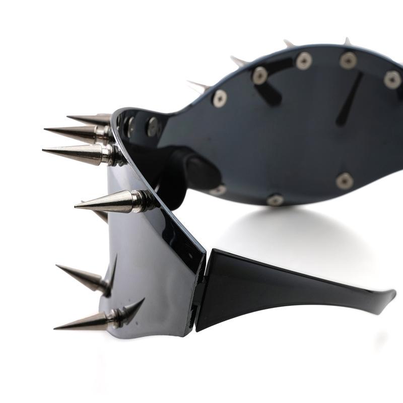 Large-frame, riveted, tech-style, European and American cycling sunglasses with a unique design DIY Punk street style party eyewear