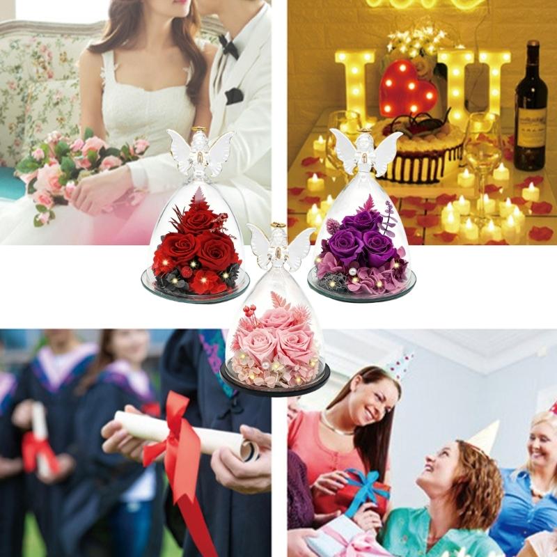 Festliche Engel-Glasglocke mit konservierter Rose – ein wunderschönes Accessoire für Weihnachts- und Valentinstagsdekorationen und als charmantes Wohnaccessoire.