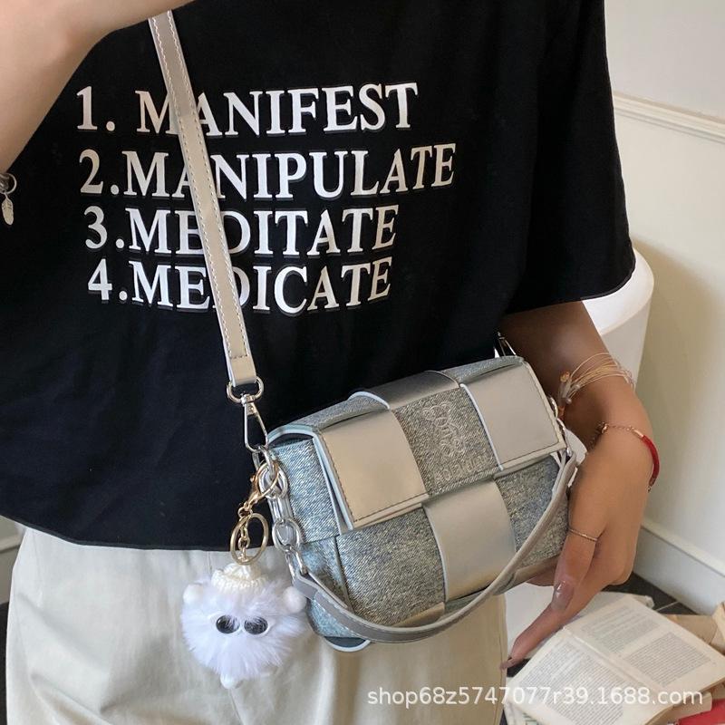 Niche design versatile crossbody bag women's 2025 new fashion contrast woven retro shoulder small square bag