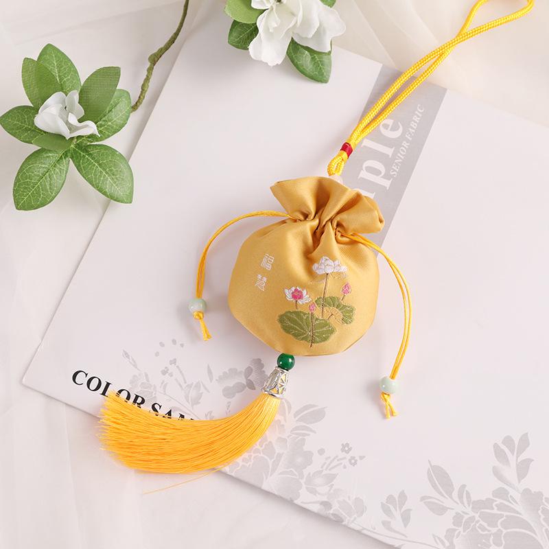Ping An Cultural Scenic Amulet: Hanfu Style Sachet Pendant for Safety and Luck