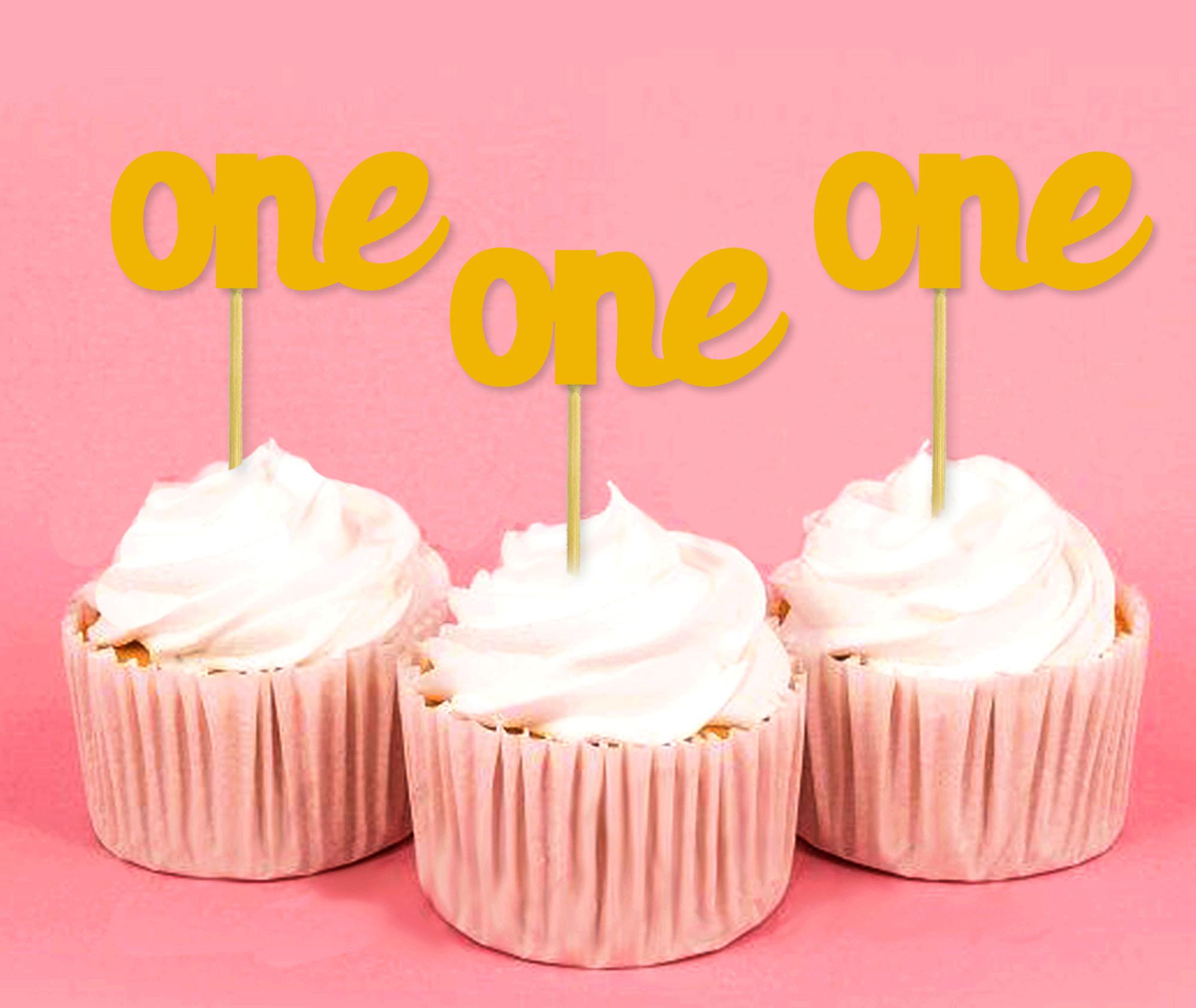 

Любий Сувенір| Топери для кексів на перший день народження| Прикраси для десерту - Упаковка Pack Of 20 жовтий