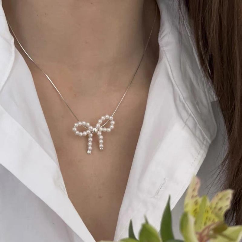 Pearl necklace women's niche light luxury design high-end fashion temperament collarbone chain neck chain sweater chain bead chain