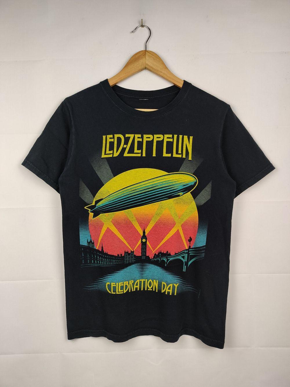 Dog man funny T-shirt, Funny Cat dog meme, Vintage Cartoon Birthday gift tee. XXL