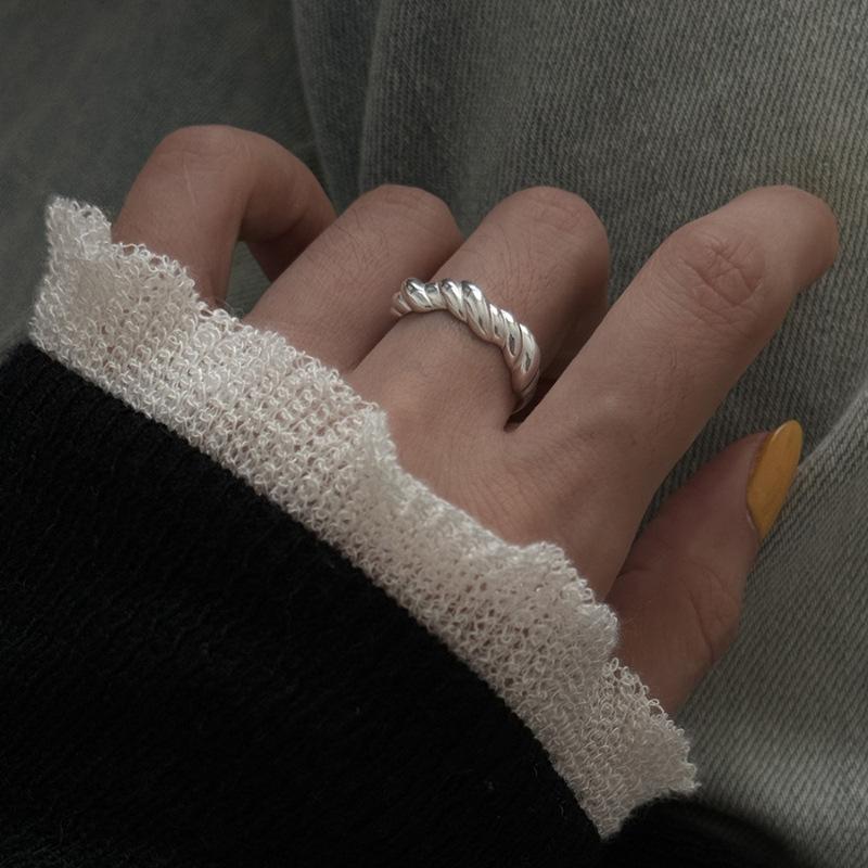 

Минималистичное медное кольцо с современным плетением для женщин, стильный дизайн для повседневной носки B