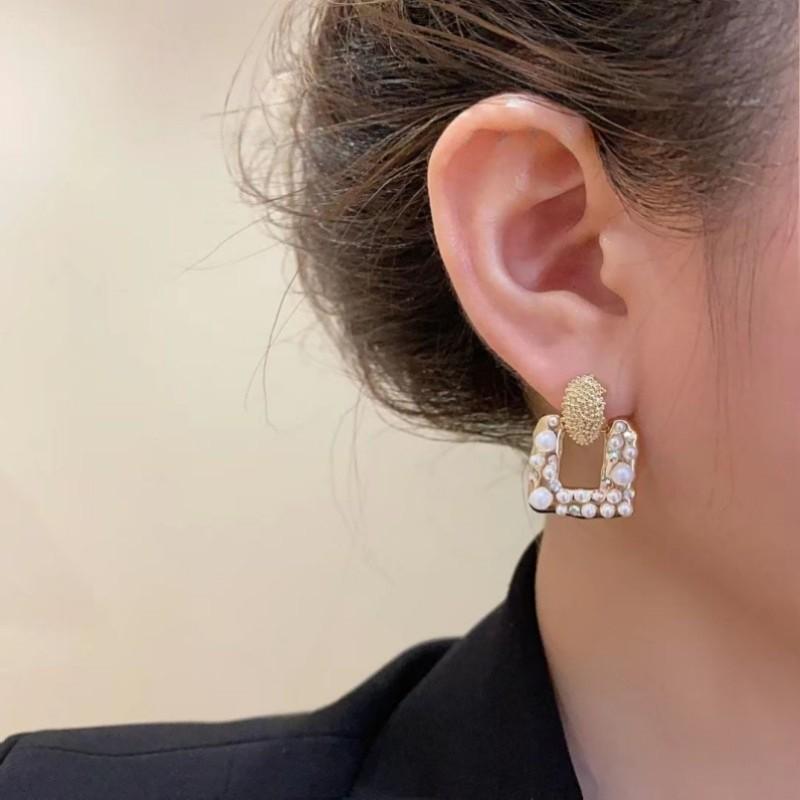 French Niche Design Pearl & Cubic Zirconia Stud Earrings - Versatile Light Luxury
