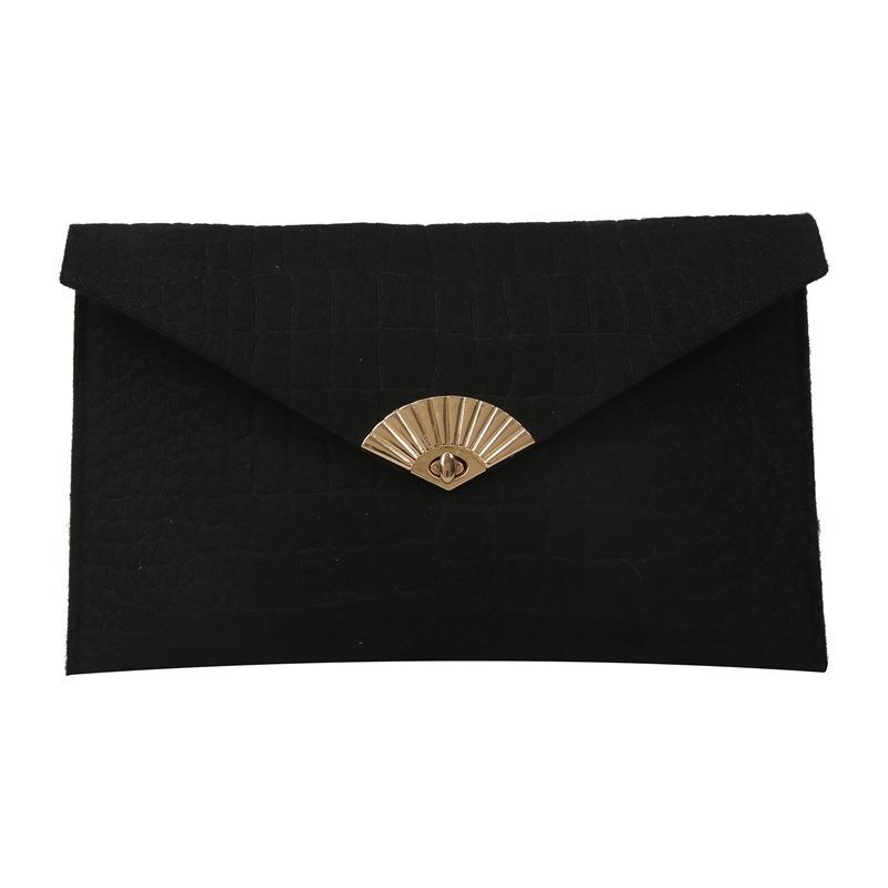 Retro Handheld Chic Clutch Purse Versatile Envelope Bag For Women With Soft Felt Material And Magnetic Closure