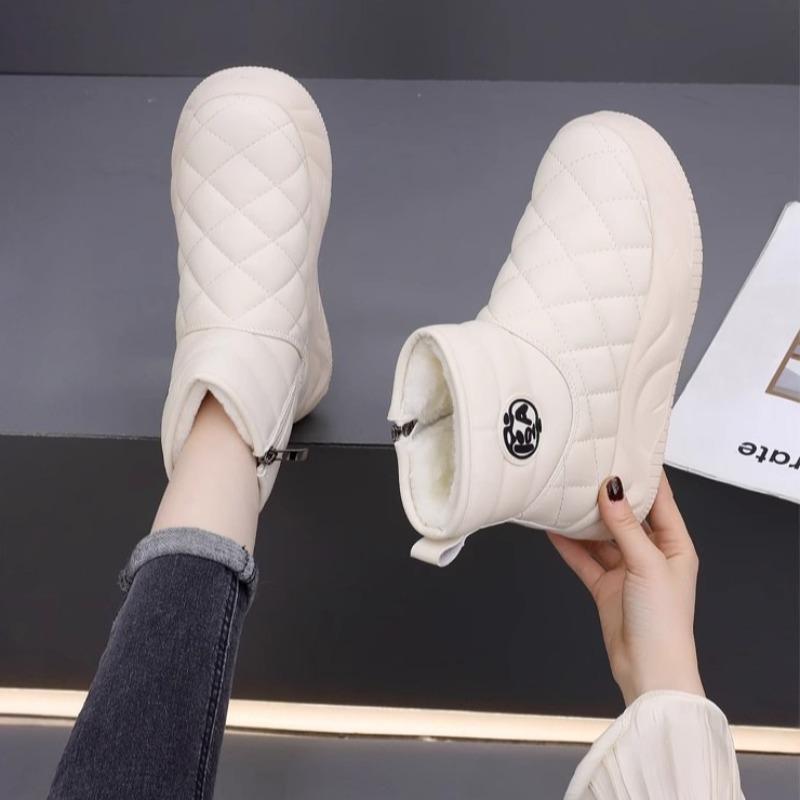 Snow Boots Women's Winter New Soft Leather Piled Thickened Northeast Non-Slip Cotton Shoes Warm Retro Fashion Cotton Boots