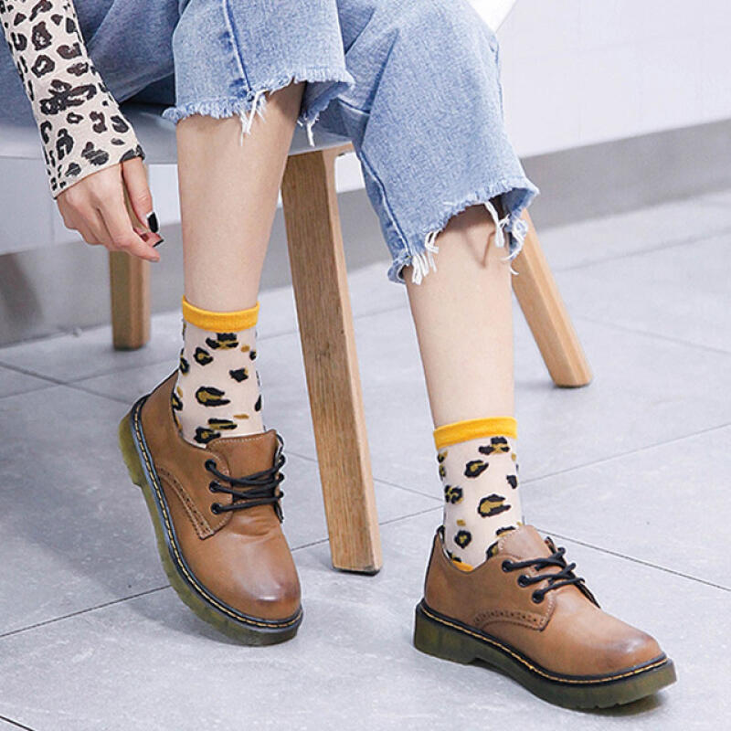 SSRU033_Leopard See-Through Socks brown