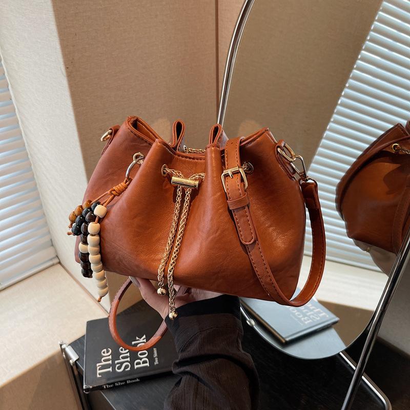 High-value Niche Chain Bucket Bag Women's Autumn and Winter New Retro Versatile Shoulder Messenger Bag