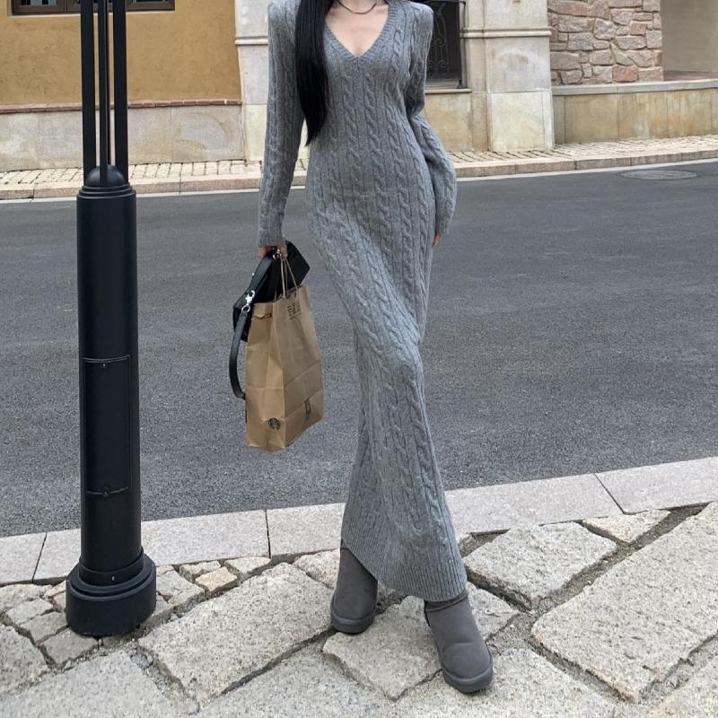 

Autumn and winter new retro twist knitted dress women s fashion and thin inner sweater long dress one size fits all сірий колір