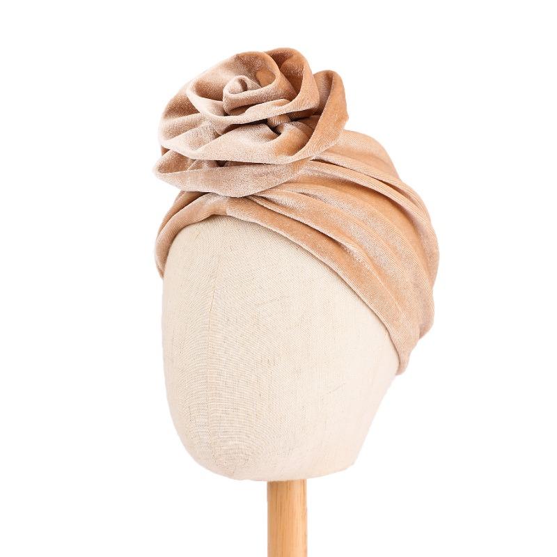 

Зимняя бархатная цветочная шапка-платок в наличии Теплая золотистая бархатная накладка на носок Европейская Американская осенне-зимняя шапка