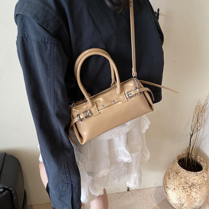 Premium commuter small bag women's new spring and summer versatile messenger bag portable pillow bag baguette bag