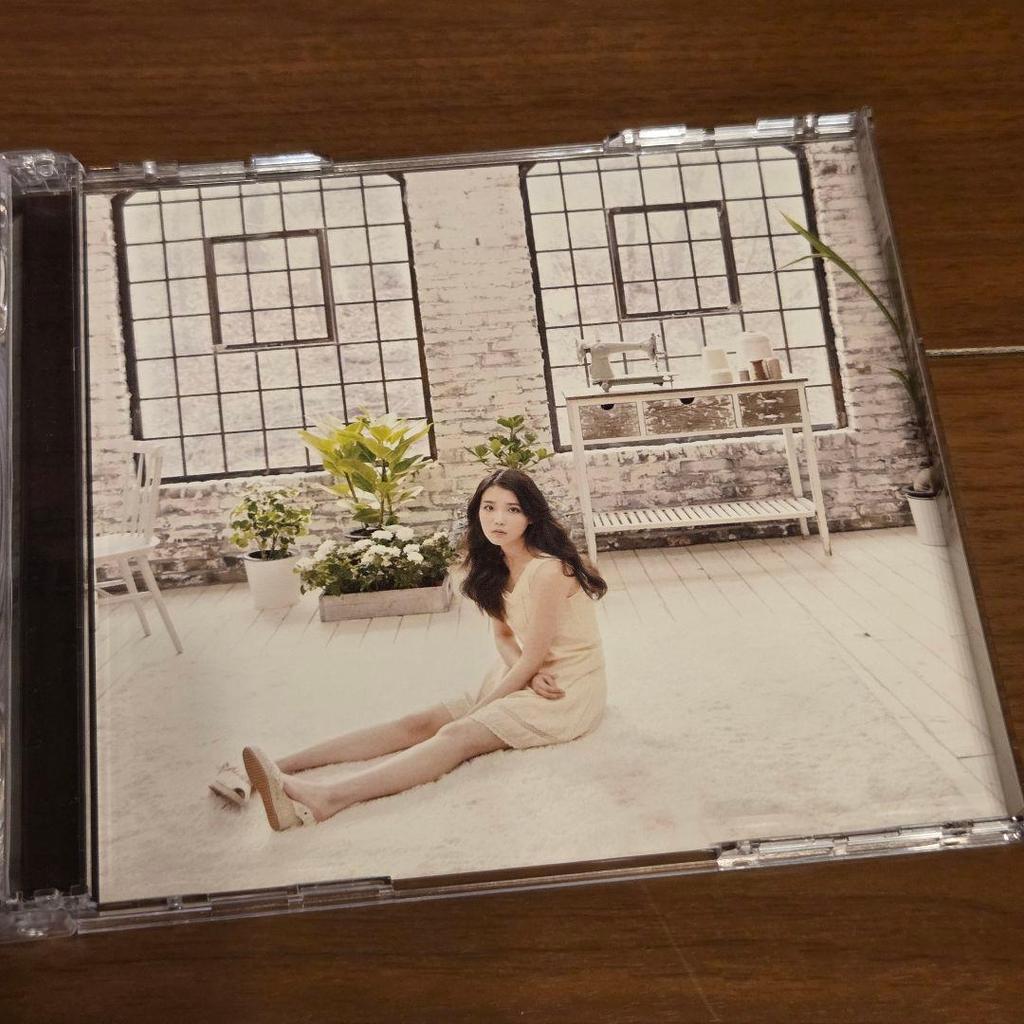 [USED] IU Good Day [DVD Included, First Press Limited Edition B]