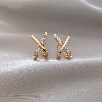 Orecchini a Bottone con Croce e Perla Micro-intarsiati in Zircone per Donna