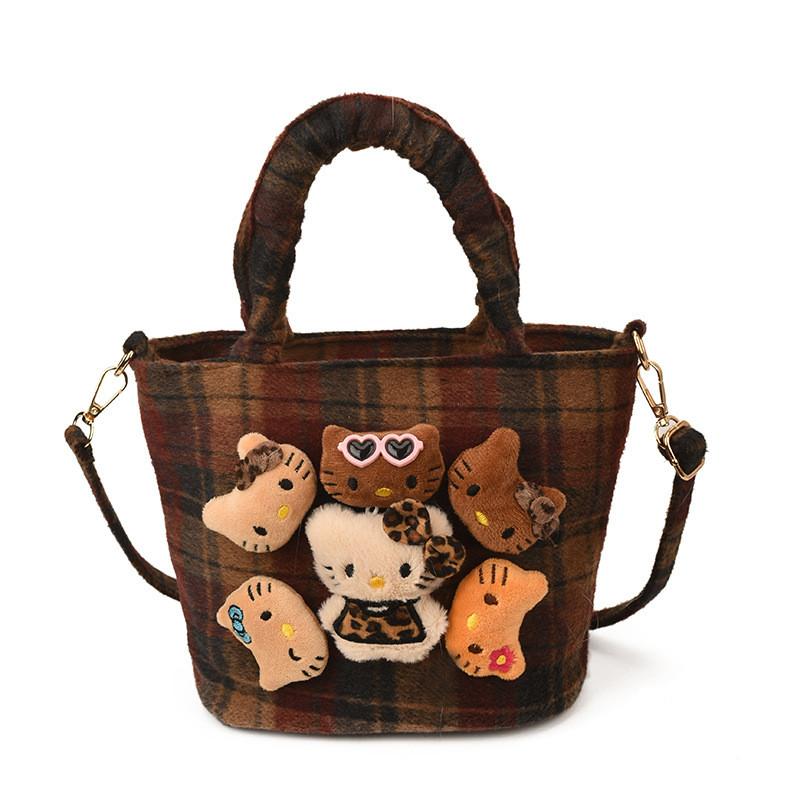 Ladies Tote Bag With Nylon Material And Zipper Closure For Casual Outings