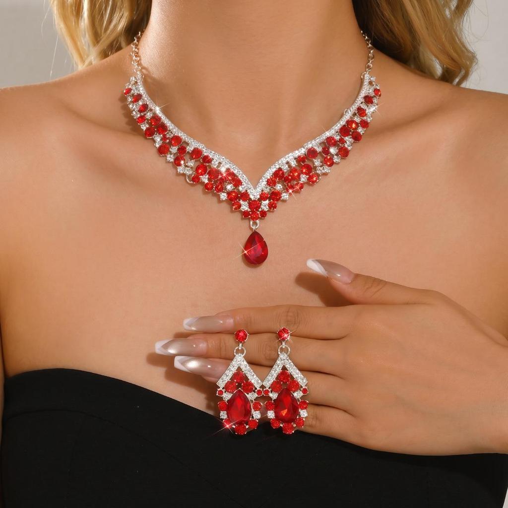 Vintage Evening Dress Jewelry Set: European & American Floral Necklace and Earrings