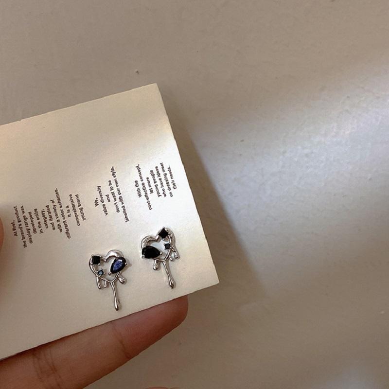 2025 Nové Cool Náušnice z tekutého kovu Geometrické Nepravidelné Zirkonové Náušnice pro Ženu Muže Asymetrické Náušnice Zirkon Velkoobchod