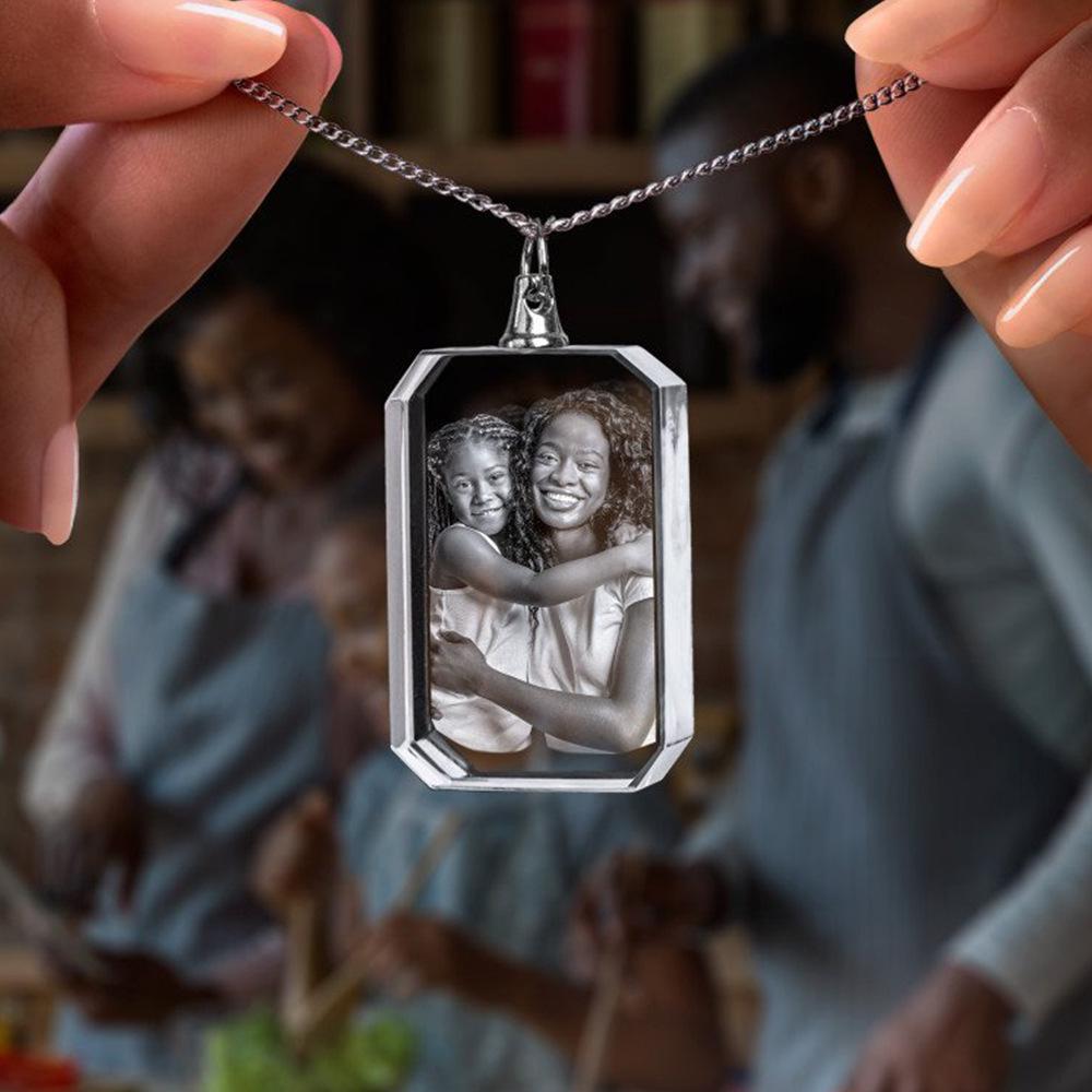 Custom 3D Laser Engraved Crystal Pendant: Portrait & Pet Design Gift