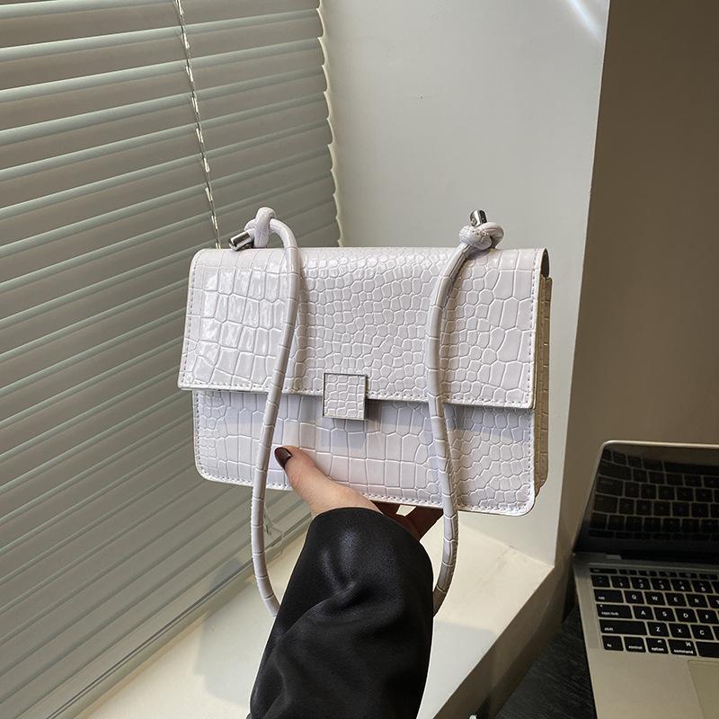 

Minimalist solid color daily practical versatile commuter small square bag casual fashion women s shoulder underarm bag hand carry белый