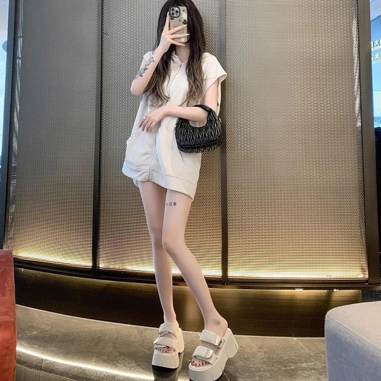 Wear thick-soled heightening cool slippers for women's summer 2025 new versatile and beautiful soft-soled slippers, small muffin sandals