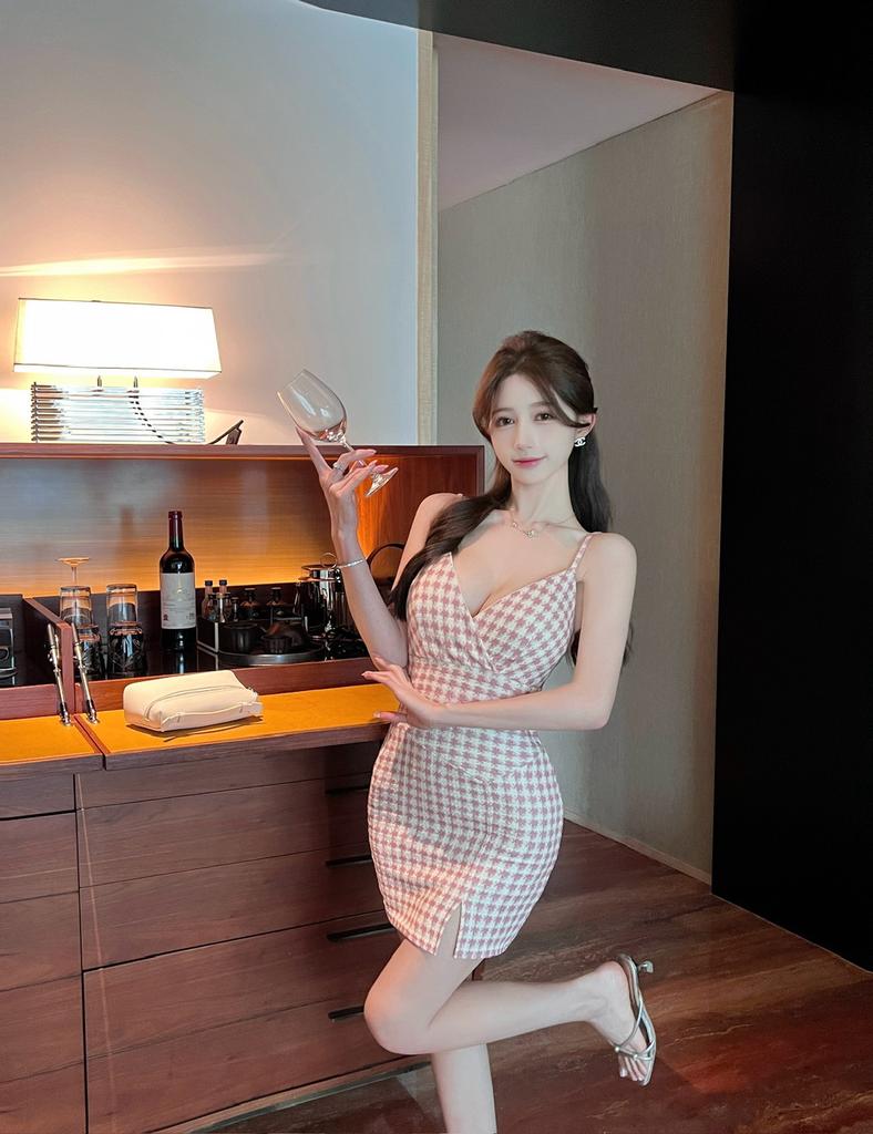 Summer new chain suspender dress women's sexy plaid short skirt slim and thin small hip skirt