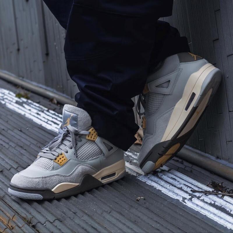 Air Jordan 4 Retro SE Craft GS Photon Dust Kids Sneakers Grey Pale-Vanilla Off-White DV2262-021