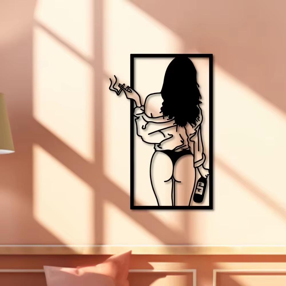 Schicke einteilige Wandkunst aus Metall, feminine abstrakte Linienkunst, moderne Frau, Zigarette, Bier, elegantes Wohndekor