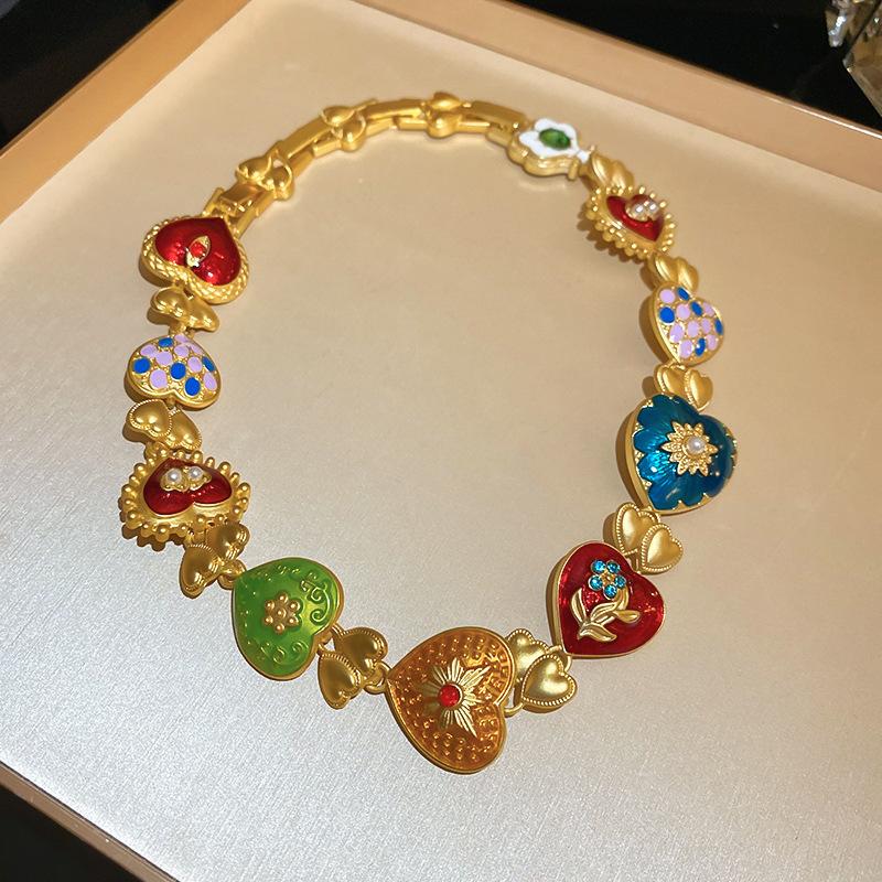 Vintage court style colored pearl love necklace accessories high sense fashion collarbone chain niche necklace women